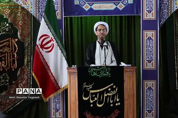 برگزاری نماز ظهر عاشورا در جزیره کیش