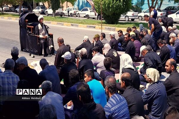 نماز ظهر روز عاشورا در محله بهمنی بوشهر