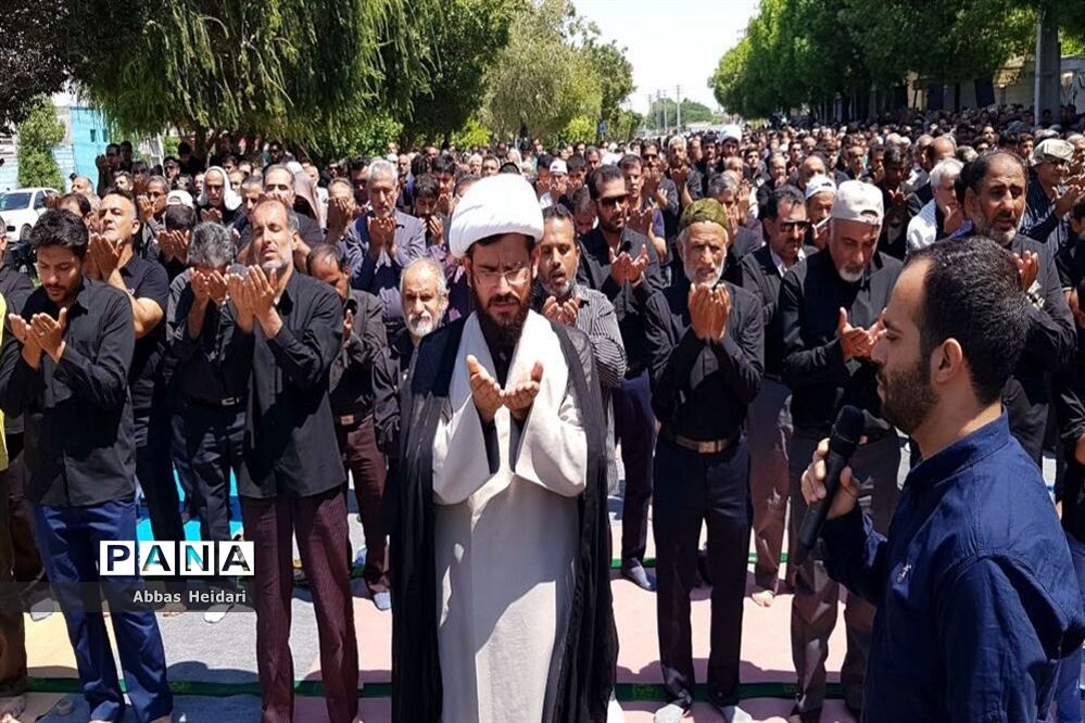 نماز ظهر روز عاشورا در محله بهمنی بوشهر