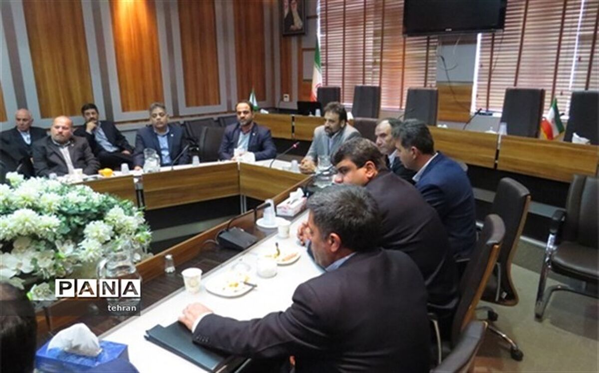 جلسه  هم اندیشی پیمانکاران سرویس دانش آموزمنطقه۶