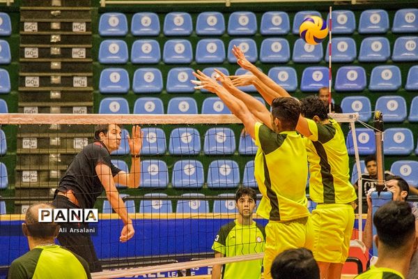 تمرین تیم والیبال شهرداری ارومیه