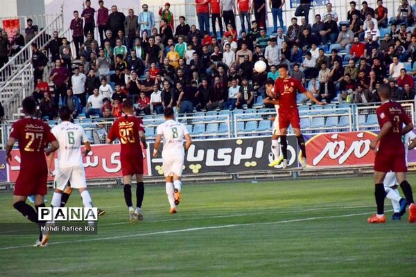 دیدار تیم های فوتبال ماشین‌سازی تبریز و شهر خودرو