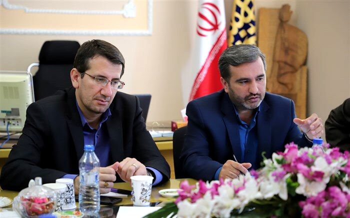 نشست مسئولان دفاتر تسهیل گر در مناطق حاشیه نشین ارومیه» در حوزه هنری آذربایجان غربی برگزار شد