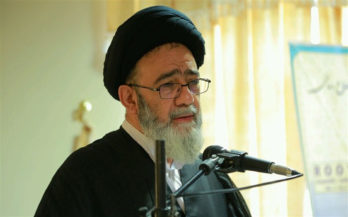 اما جمعه تبریز: برخورداری از طلبه و حوزه انقلابی ویژگی برجسته حوزه  علمیه آذربایجان شرقی است