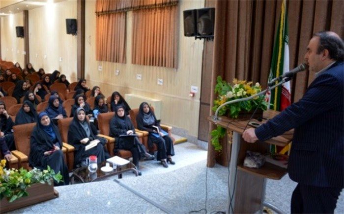 معاون متوسطه آموزش و پرورش اصفهان:مهمترین مسئولیت یک جامعه، مسئولیت تعلیم و تربیت است