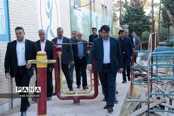 بازدید استاندار یزد از اردوگاه شهید رجایی محمدآباد