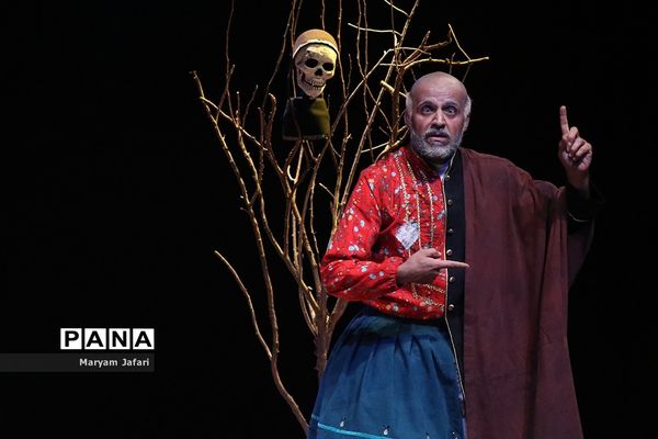 اجرای نمایش «کریملوژی»