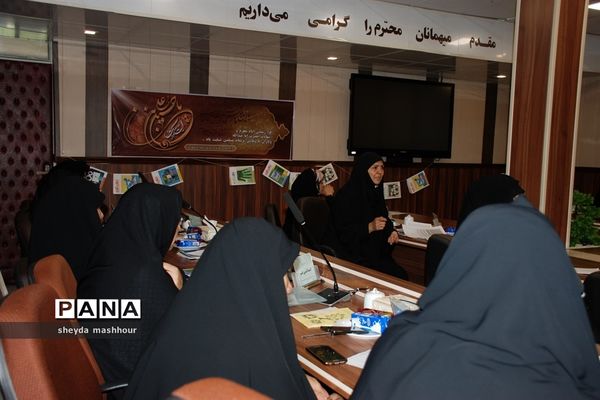 نشست تخصصی نقد و بررسی مجله رشد تکنولوژی در شهرری