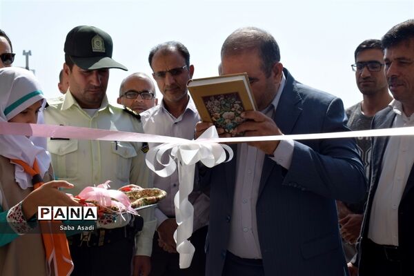 جشن شکوفه ها همزمان با سراسر کشور در مدارس شهر گله‌دار