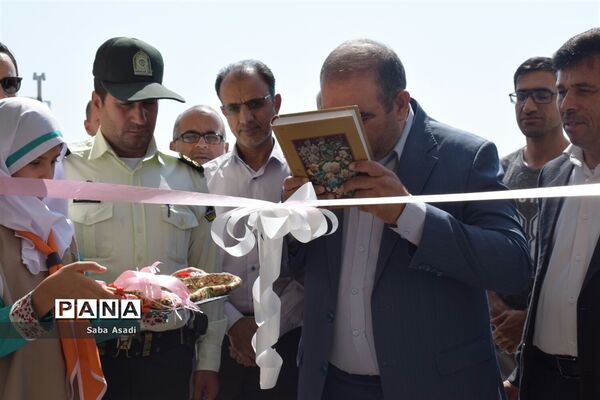 جشن شکوفه ها همزمان با سراسر کشور در مدارس شهر گله‌دار