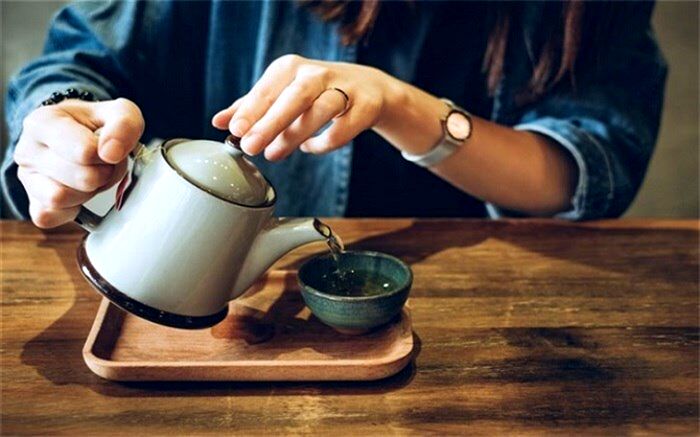 8 دمنوش برای تسکین گلودرد