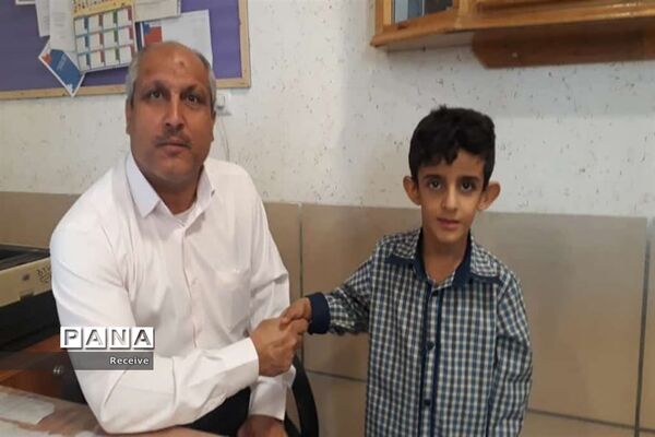 آئین زنگ شکوفه‌ها در کنار تخته