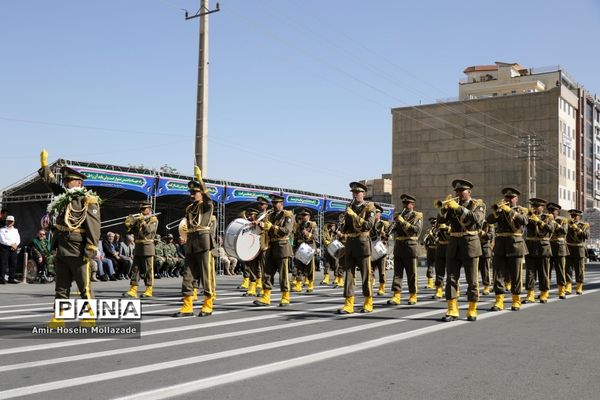 رژه نیروهای مسلح در ارومیه