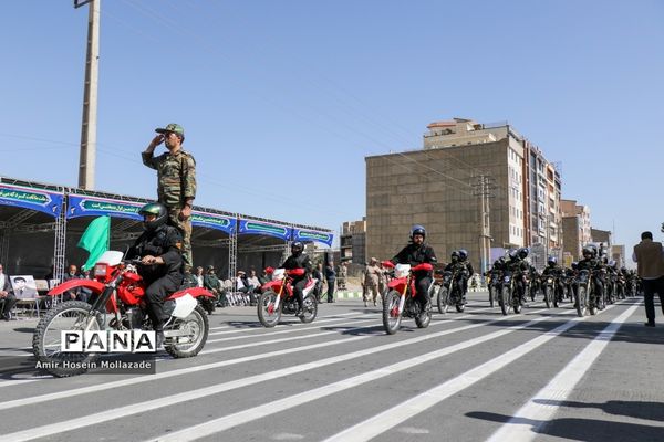 رژه نیروهای مسلح در ارومیه