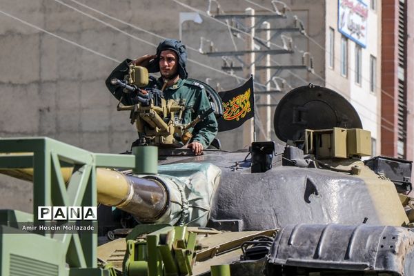 رژه نیروهای مسلح در ارومیه