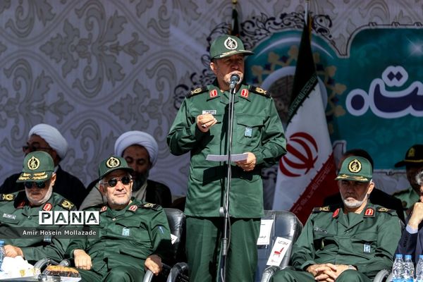 رژه نیروهای مسلح در ارومیه