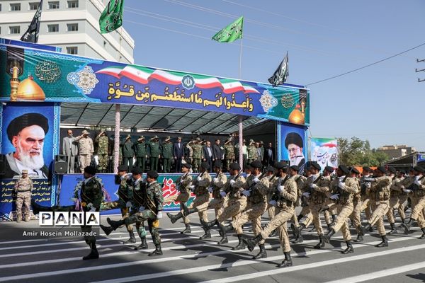 رژه نیروهای مسلح در ارومیه