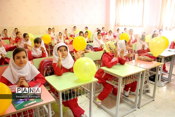 مراسم جشن شکوفه‌ها و غنچه‌ها در تبریز