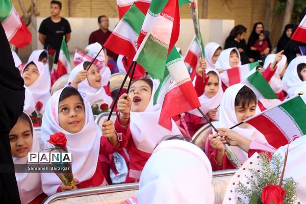 مراسم جشن شکوفه‌ها و غنچه‌ها در تبریز