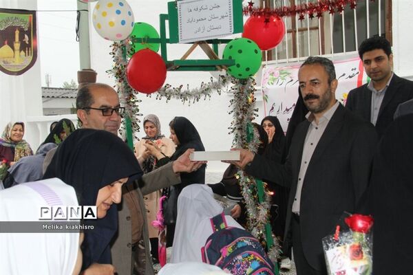 جشن شکوفه‌ها در محمودآباد