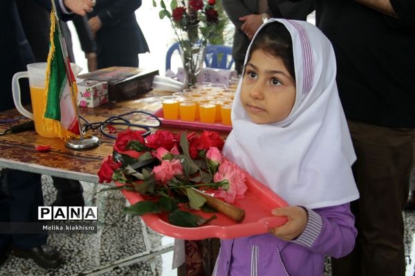 جشن شکوفه‌ها در محمودآباد