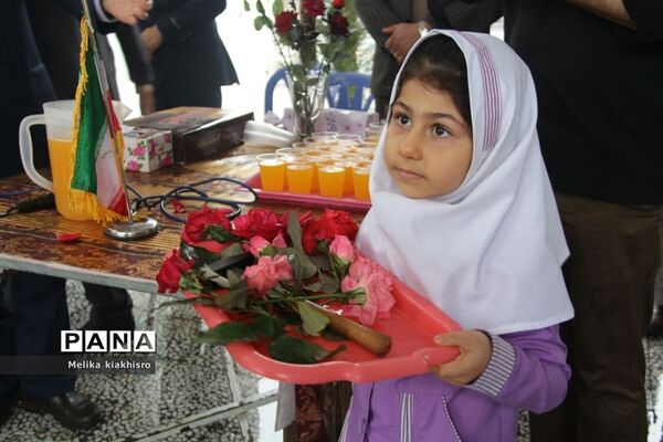 جشن شکوفه‌ها در محمودآباد