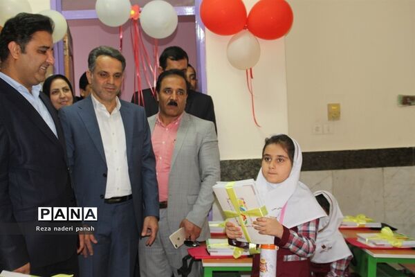 نواختن زنگ شکوفه‌ها در بوشهر