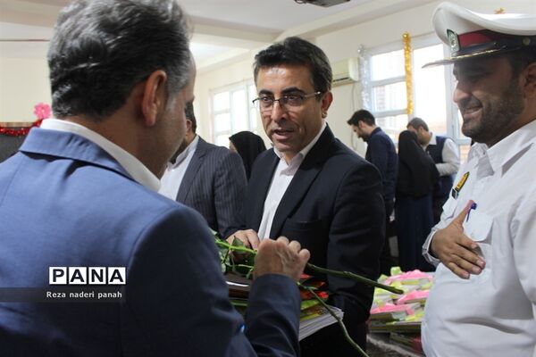 نواختن زنگ شکوفه‌ها در بوشهر