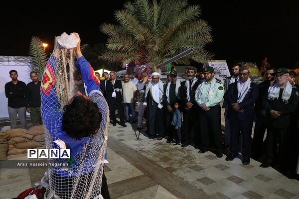 افتاحییه نمایشگاه دفاع مقدس در جزیره کیش
