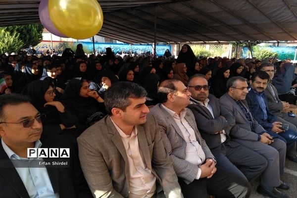 مراسم نمادین آغاز سال تحصیلی در قائمشهر