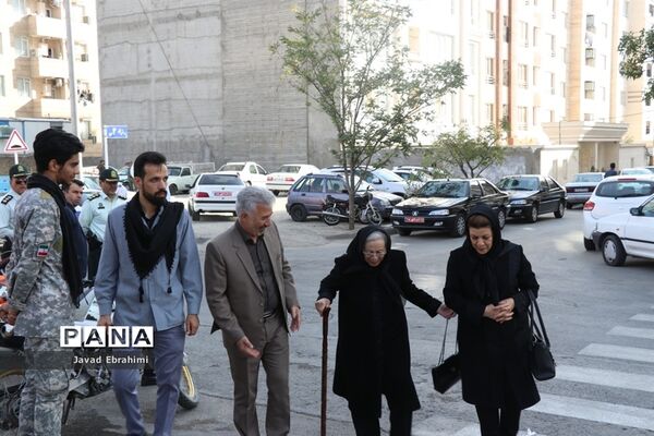 آیین استانی نواختن زنگ مهر و زنگ ایثار و شهادت در مشهد