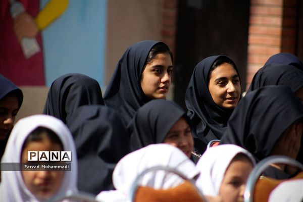 زنگ مهر و مقاومت در چهاردانگه طنین انداز شد