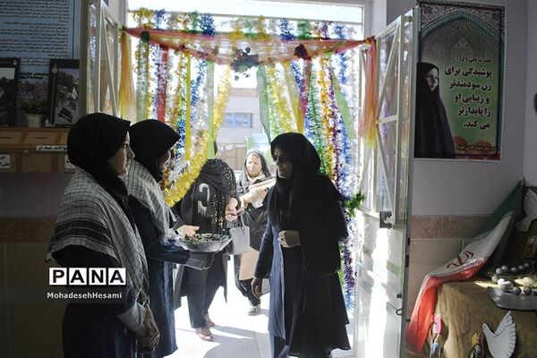 زنگ اول مهر در دبیرستان نمونه کاشی نیلوفر