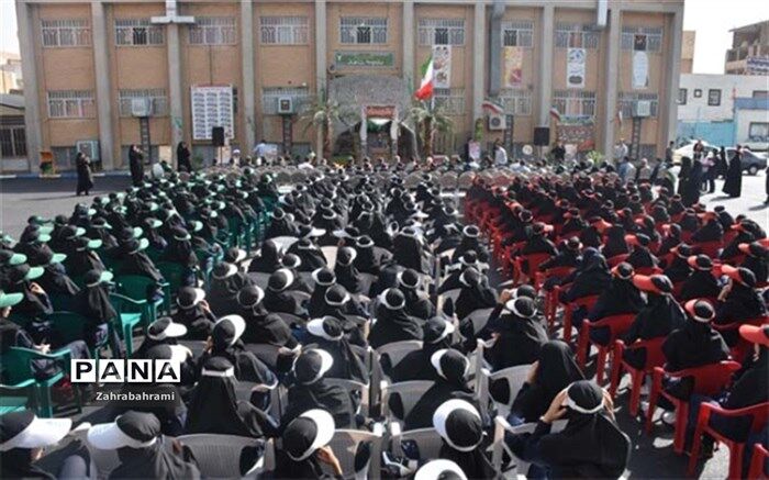 نواخته شدن زنگ مهردرمدارس پاکدشت
