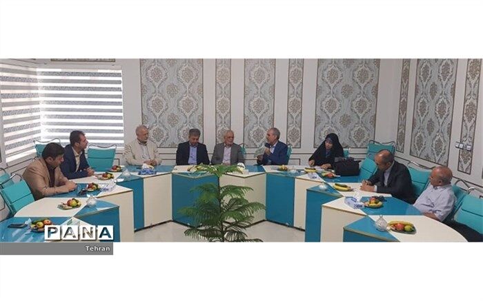 نشست خیرین مدرسه ساز شمیرانات با فرماندار و رئیس آموزش و پرورش منطقه 1