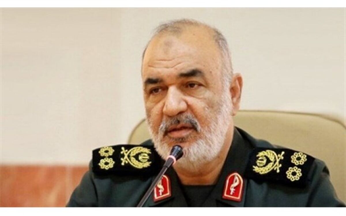 سرلشکر سلامی: برخی خوب موشک می‌زنند اما در برابر یک موشک هم فرو می‌پاشند