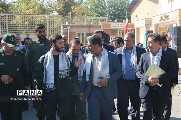 آیین بزرگداشت هفته دفاع مقدس در اداره‌کل آموزش و پرورش شهرستان‌های استان تهران