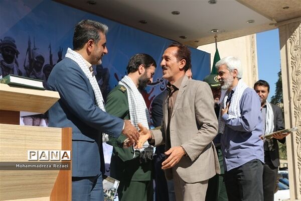 آیین بزرگداشت هفته دفاع مقدس در اداره‌کل آموزش و پرورش شهرستان‌های استان تهران