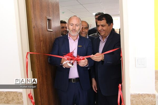 ساخت یک مدرسه توسط سازمان ریلیف اینترنشنال در یزد