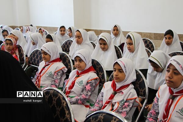 ساخت یک مدرسه توسط سازمان ریلیف اینترنشنال در یزد