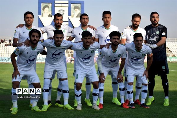 دیدار تیم‌های فوتبال ماشین‌سازی تبریز و شاهین بوشهر