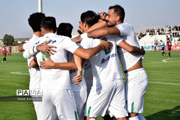 دیدار تیم‌های فوتبال ماشین‌سازی تبریز و شاهین بوشهر