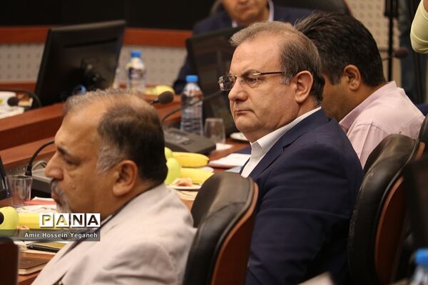 نشست مشترک بانک مرکزی با دبیرخانه شورایعالی مناطق آزاد تجاری، صنعتی و ویژه اقتصادی و فعالان اقتصادی