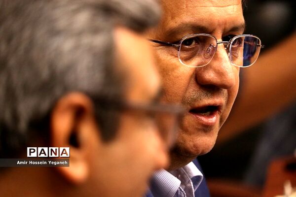 نشست مشترک بانک مرکزی با دبیرخانه شورایعالی مناطق آزاد تجاری، صنعتی و ویژه اقتصادی و فعالان اقتصادی