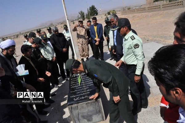 غبارروبی مزار شهدای شهرستان خوسف به‌مناسبت گرامیداشت هفته دفاع مقدس