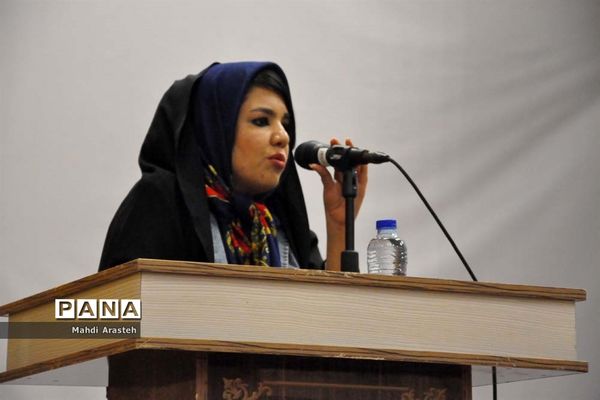 شب شعر و خاطره شوق شهادت به مناسبت هفته دفاع مقدس