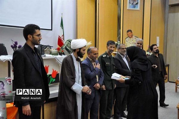 شب شعر و خاطره شوق شهادت به مناسبت هفته دفاع مقدس