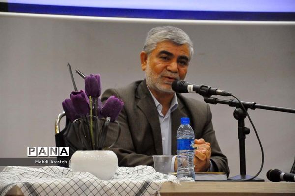 شب شعر و خاطره شوق شهادت به مناسبت هفته دفاع مقدس