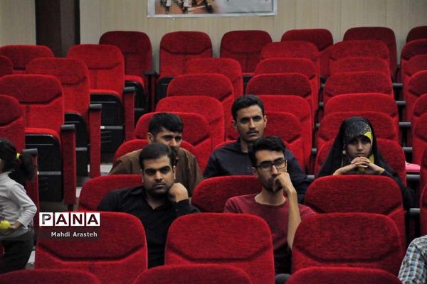 شب شعر و خاطره شوق شهادت به مناسبت هفته دفاع مقدس