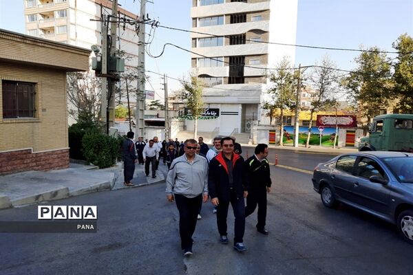 پیاده‌روی فرهنگیان بسیجی به‌مناسبت گرامیداشت هفته دفاع مقدس و آغاز سال تحصیلی جدید